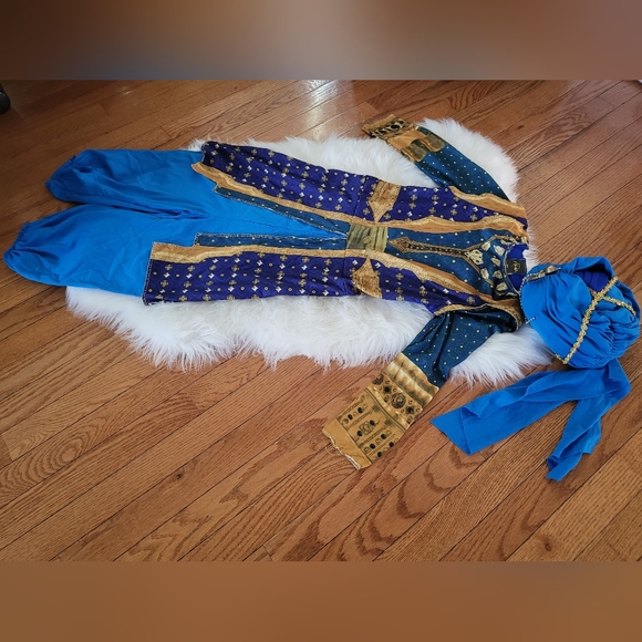Disney Genie Costume 🕌🧞‍♂️ - Picture 6 of 14